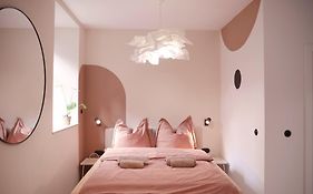 Energetic Apartment In City Center!